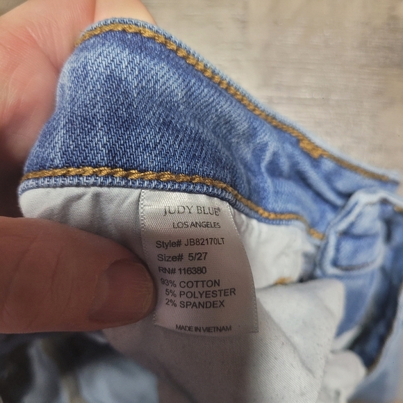 Judy Blue High-Rise Destroyed Boyfriend Jeans (Style: 82170) - Picture 5 of 6